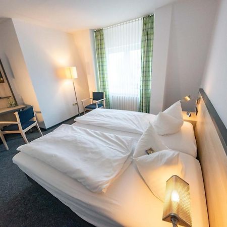 Hotel 7 Saeulen Gmbh Dessau-Rosslau ภายนอก รูปภาพ
