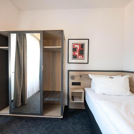 Hotel 7 Saeulen Gmbh Dessau-Rosslau ภายนอก รูปภาพ