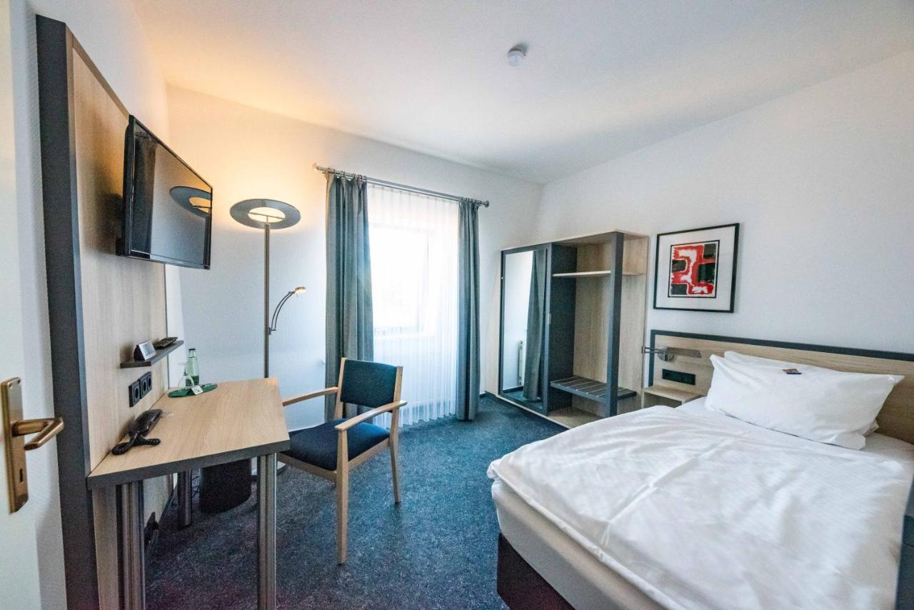 Hotel 7 Saeulen Gmbh Dessau-Rosslau ภายนอก รูปภาพ