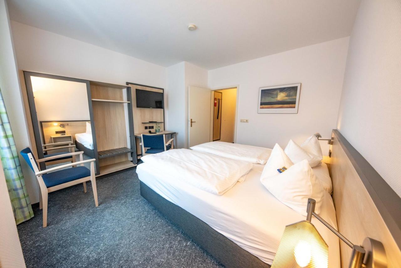 Hotel 7 Saeulen Gmbh Dessau-Rosslau ภายนอก รูปภาพ