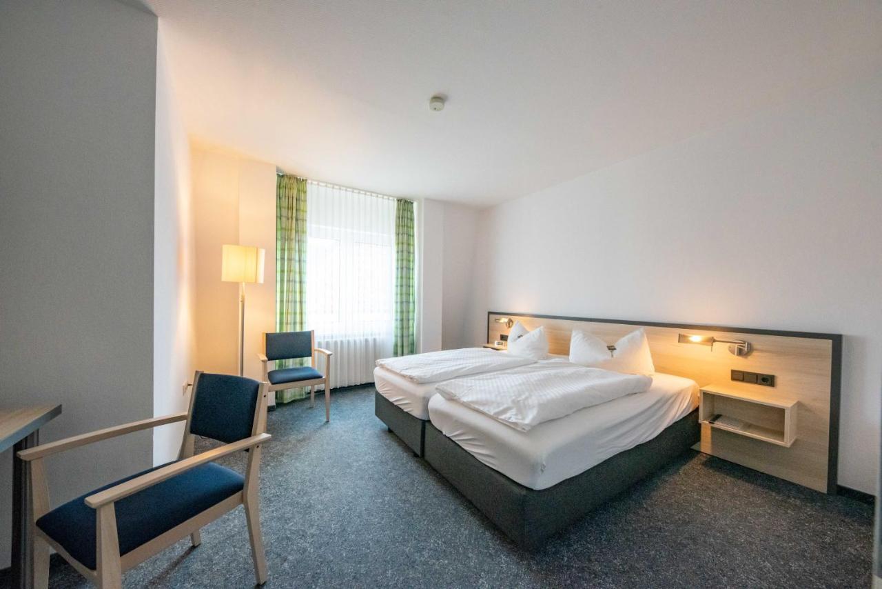 Hotel 7 Saeulen Gmbh Dessau-Rosslau ภายนอก รูปภาพ