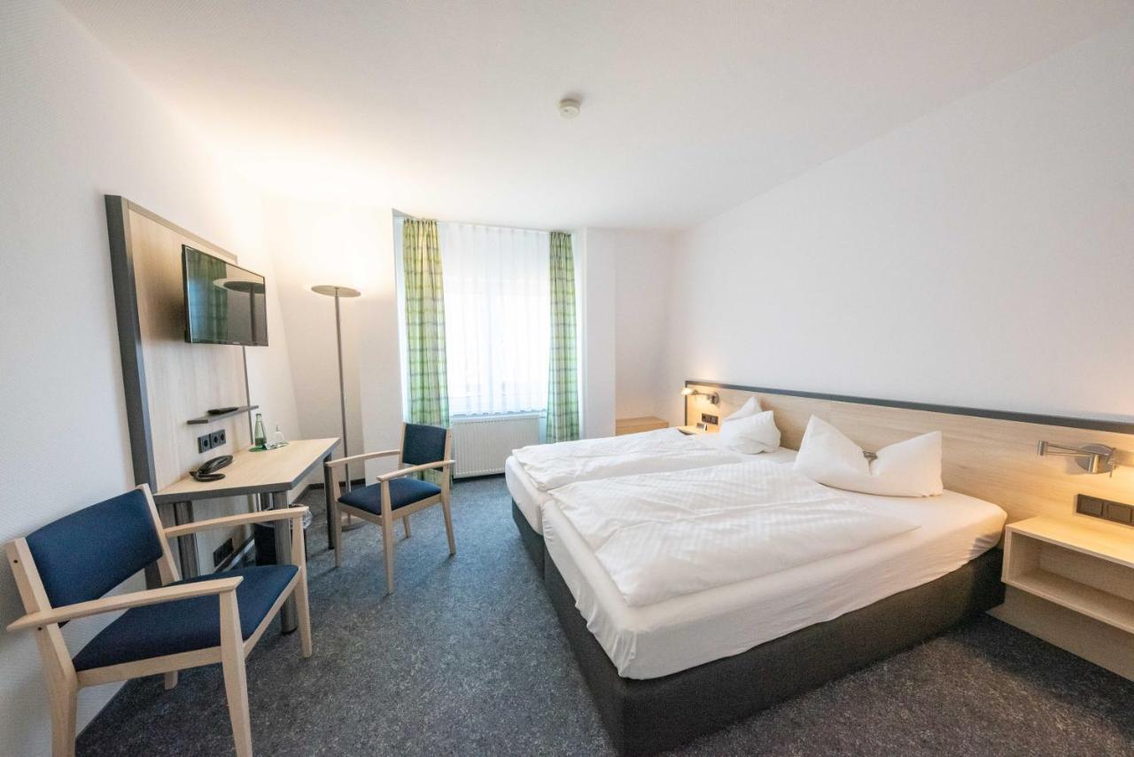 Hotel 7 Saeulen Gmbh Dessau-Rosslau ภายนอก รูปภาพ