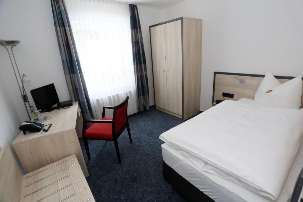 Hotel 7 Saeulen Gmbh Dessau-Rosslau ภายนอก รูปภาพ
