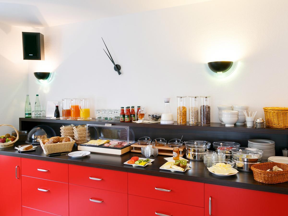 Hotel 7 Saeulen Gmbh Dessau-Rosslau ภายนอก รูปภาพ