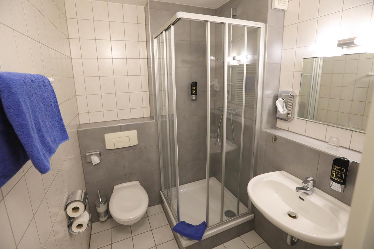 Hotel 7 Saeulen Gmbh Dessau-Rosslau ภายนอก รูปภาพ