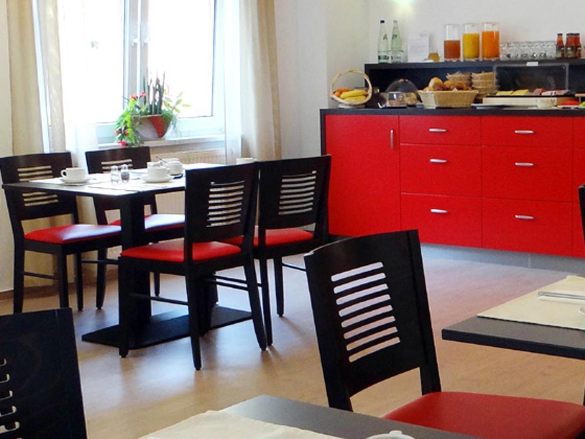 Hotel 7 Saeulen Gmbh Dessau-Rosslau ภายนอก รูปภาพ